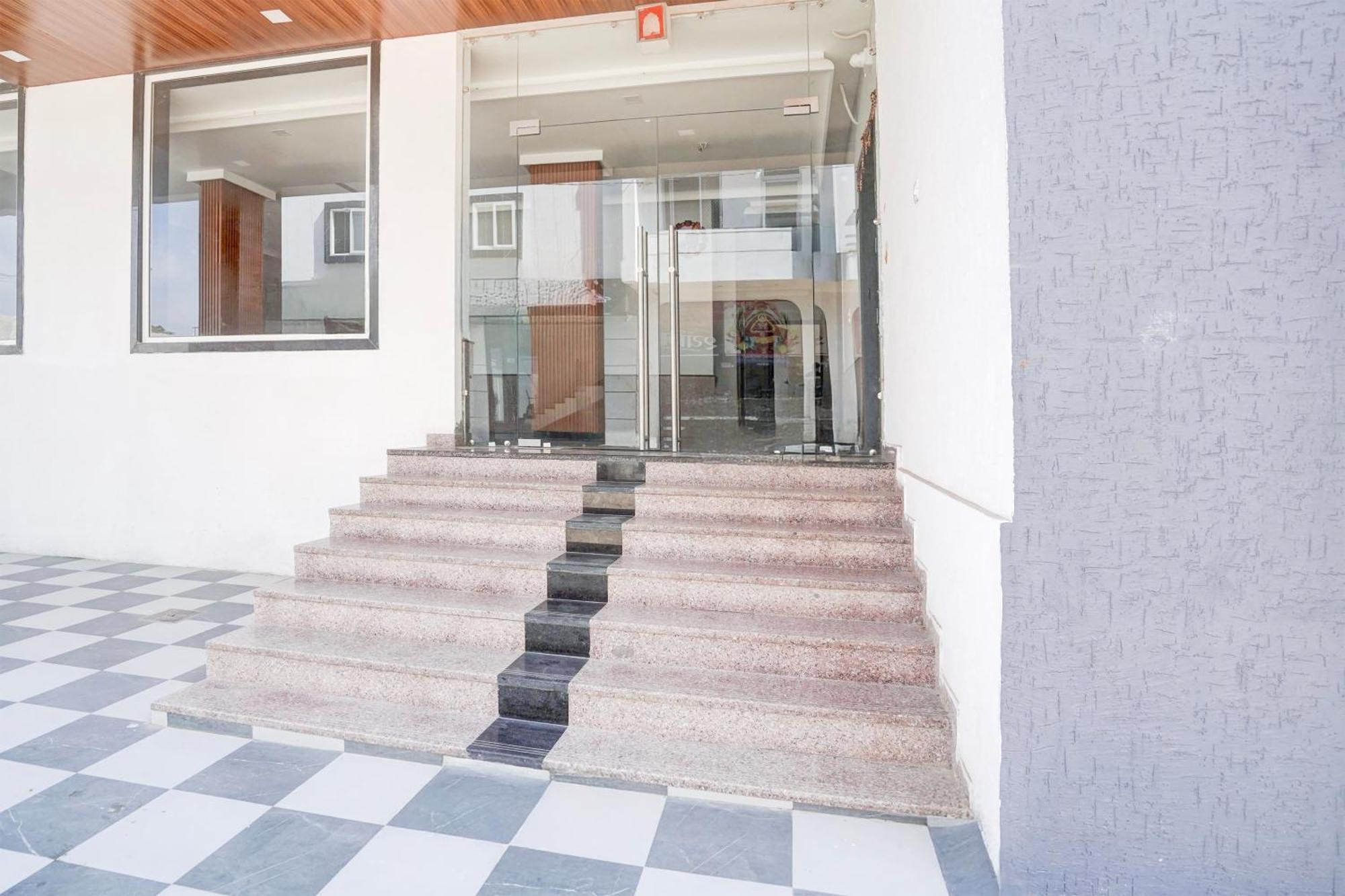 Khātu Hotel O Shree Gurukripa מראה חיצוני תמונה