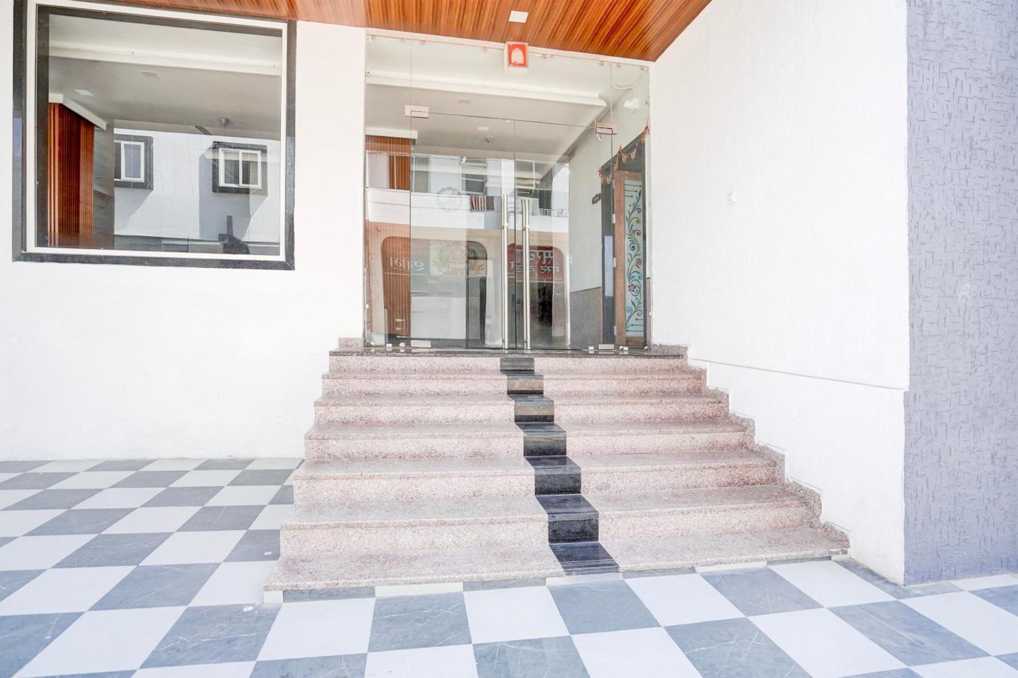 Khātu Hotel O Shree Gurukripa מראה חיצוני תמונה
