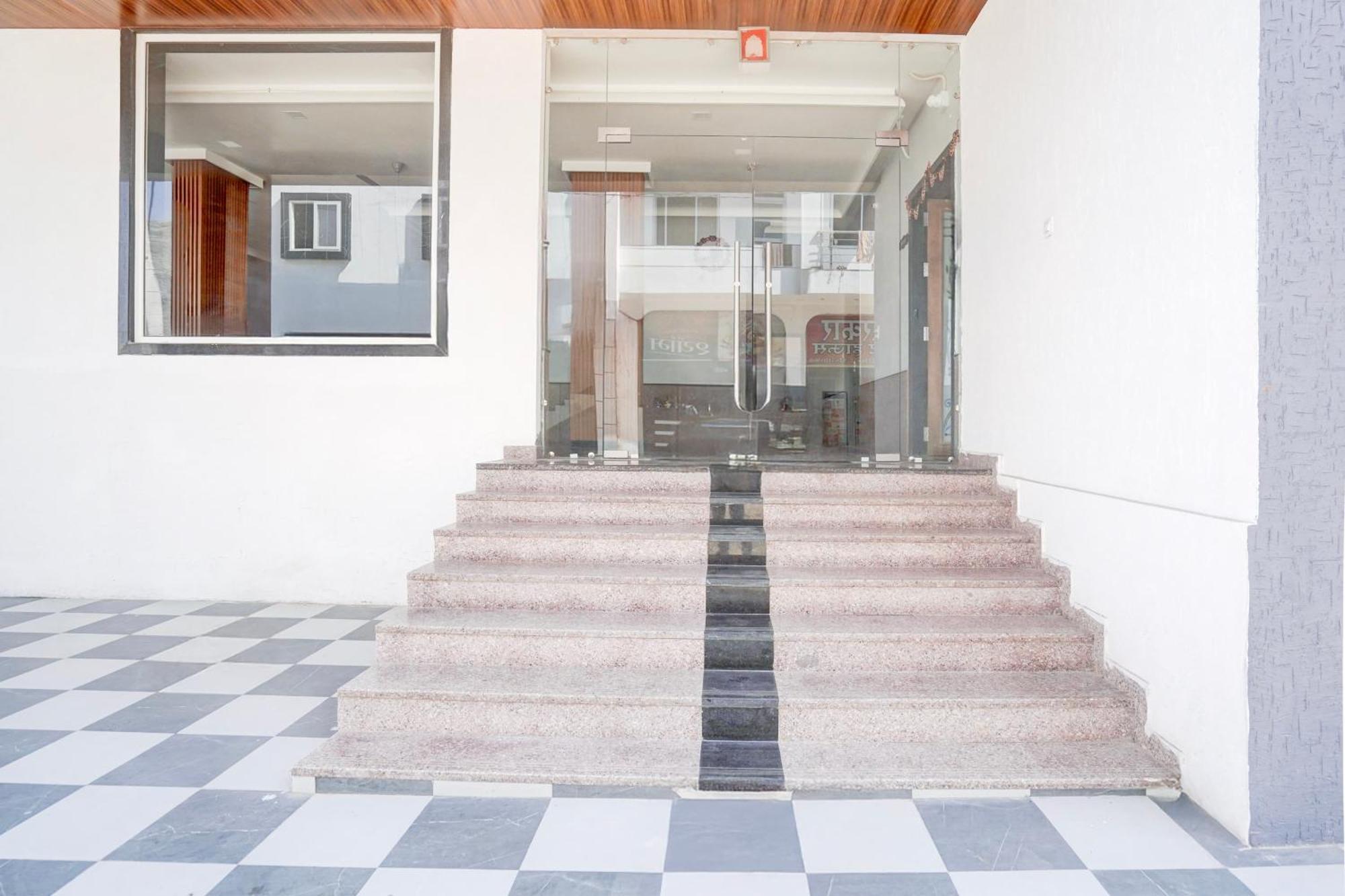 Khātu Hotel O Shree Gurukripa מראה חיצוני תמונה